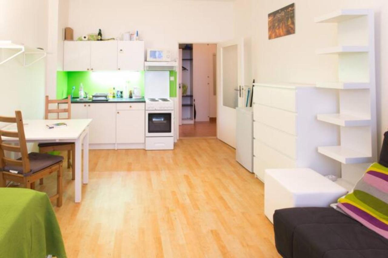 Nice Apartment By The Center Прага Экстерьер фото